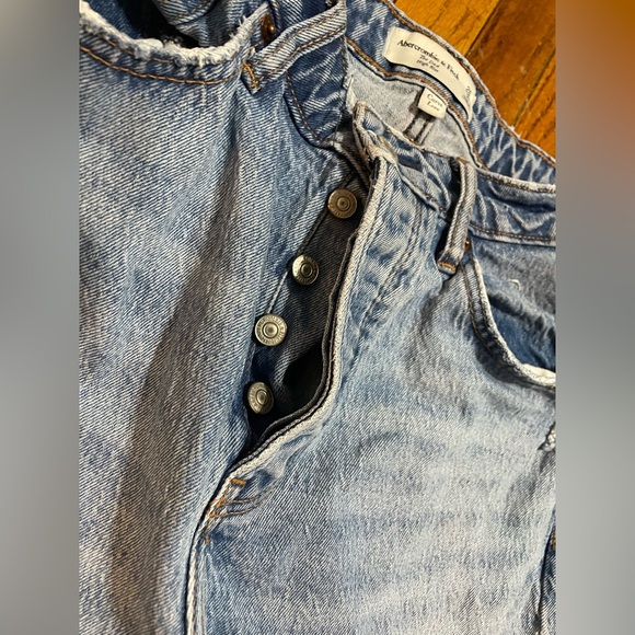 Abercrombie and Fitch Distressed Dad Jeans | women’s size 26R curve love - Picture 5 of 6